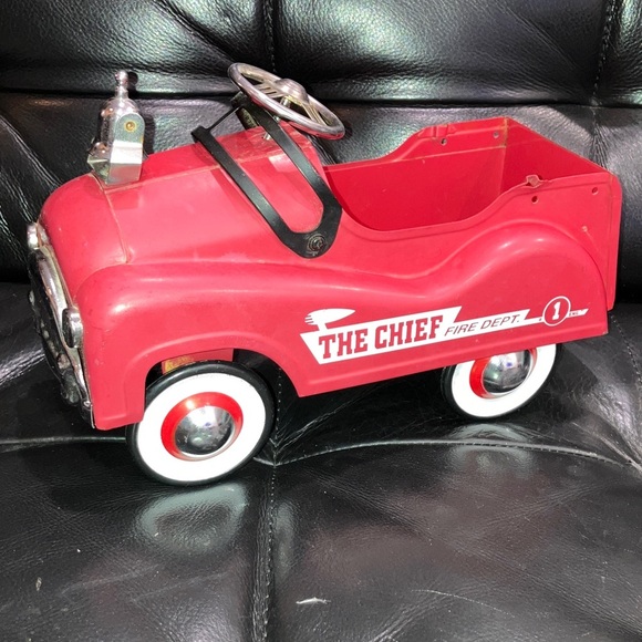 The Chief Fire Dept. Decorative vintage style fire truck - Picture 1 of 16